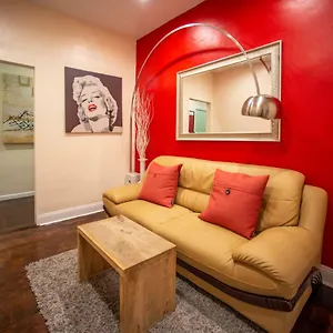 Private In A Shared 15 Minutes To Times Square! New York